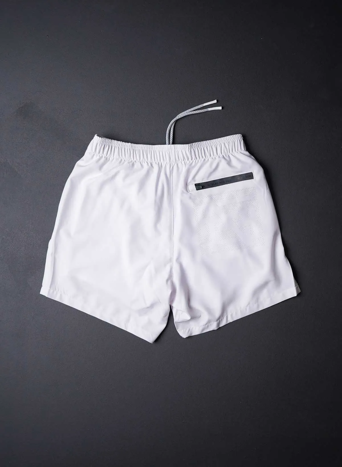 MOMENTUM  SHORTS - WHITE